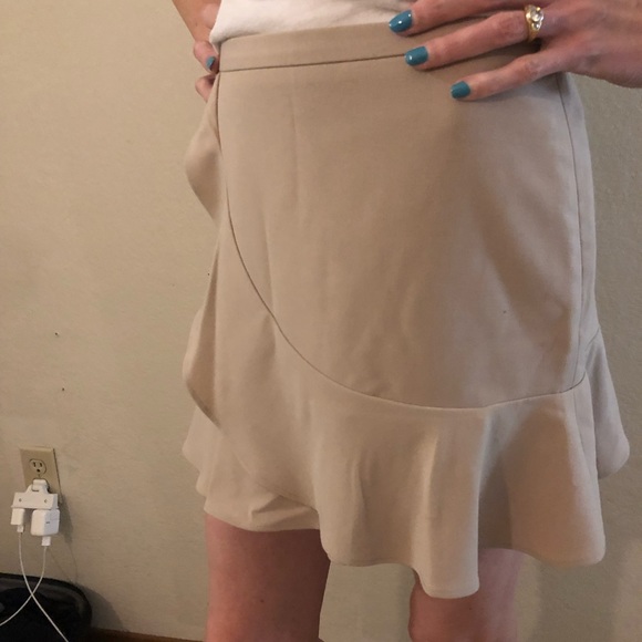 BCBGmaxazria | beige ruffle A-line mini skirt - Picture 7 of 12